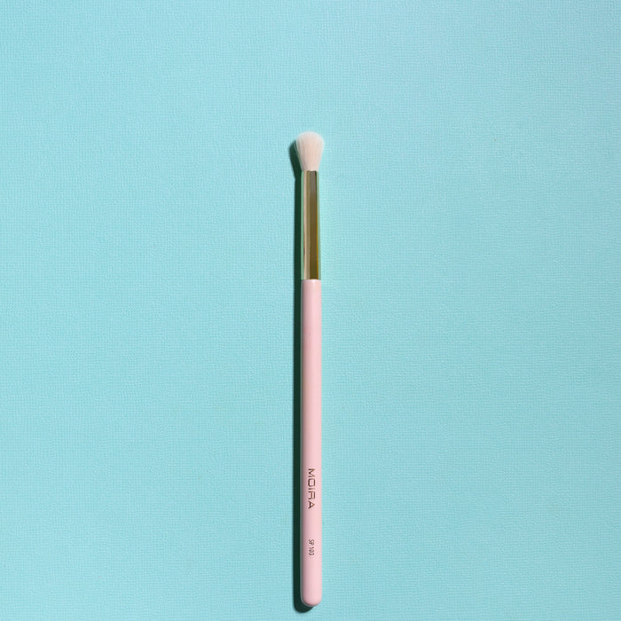 Defined Crease Brush Moira