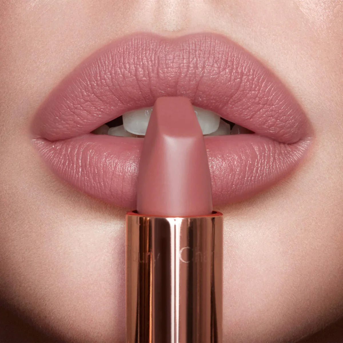 Matte Revolution Hydrating Lipstick Charlotte Tilbury Labial En Barra